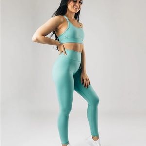 Alphalux Essential Alphalete Leggings